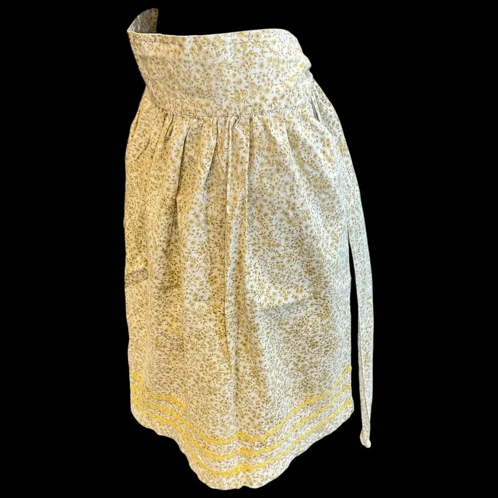 Vintage Calico Apron Handmade‎ Pocket Yellow Rick Rack Trimmed Calico Print